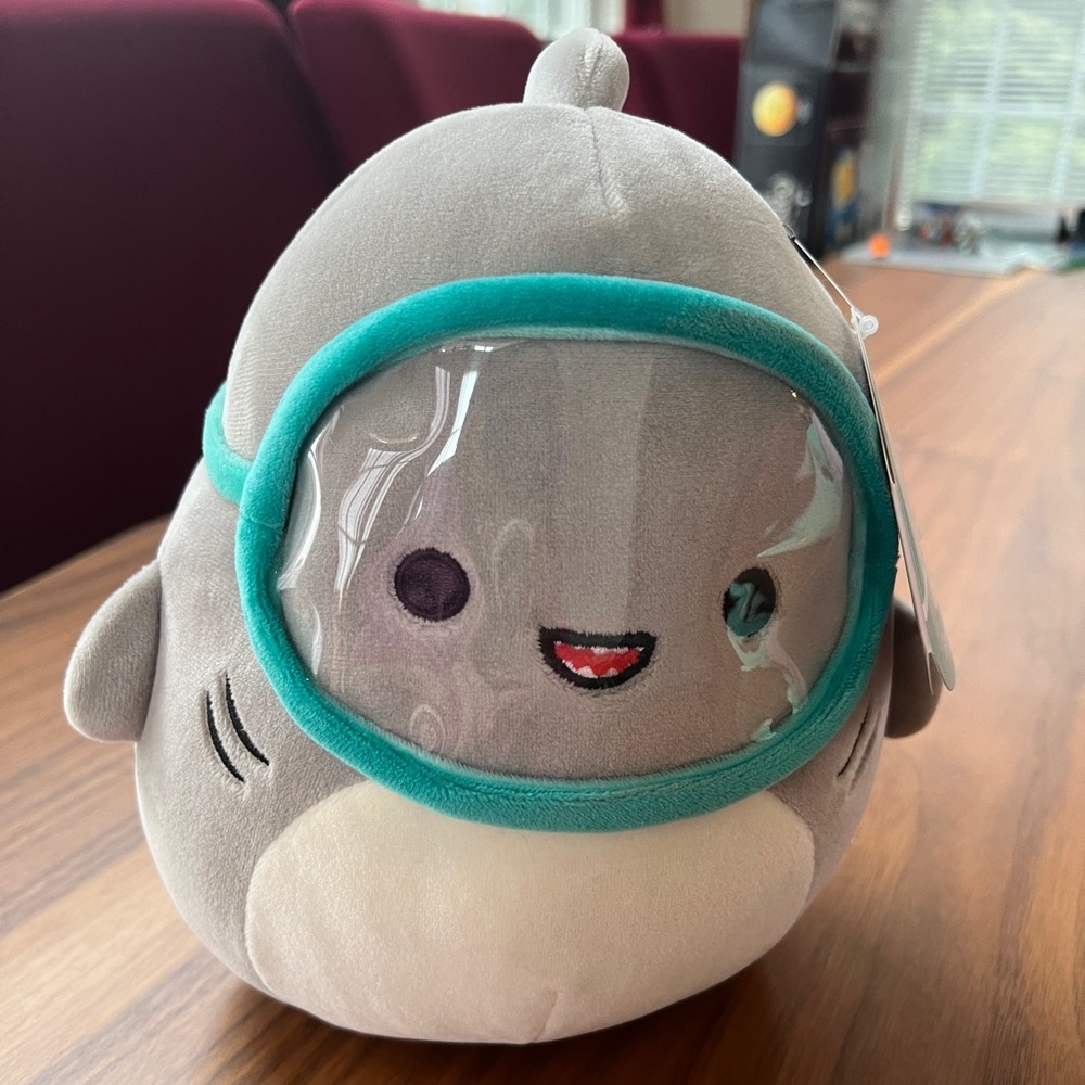 NWT 8 Inch Gordon the Shark Squishmallow